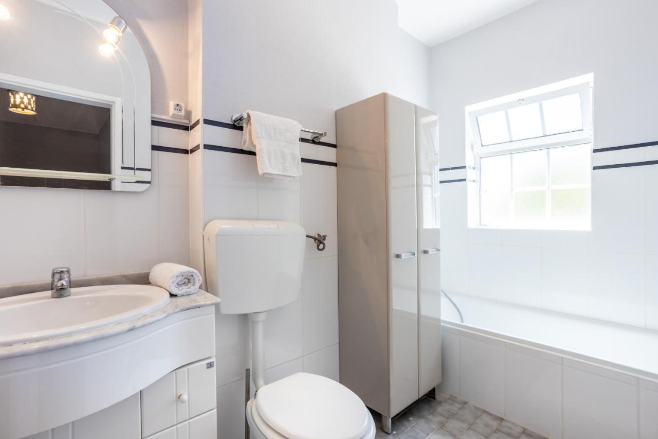 Newly Renovated 2 Bedroom Townhouse - Close To Salema Beach 외부 사진