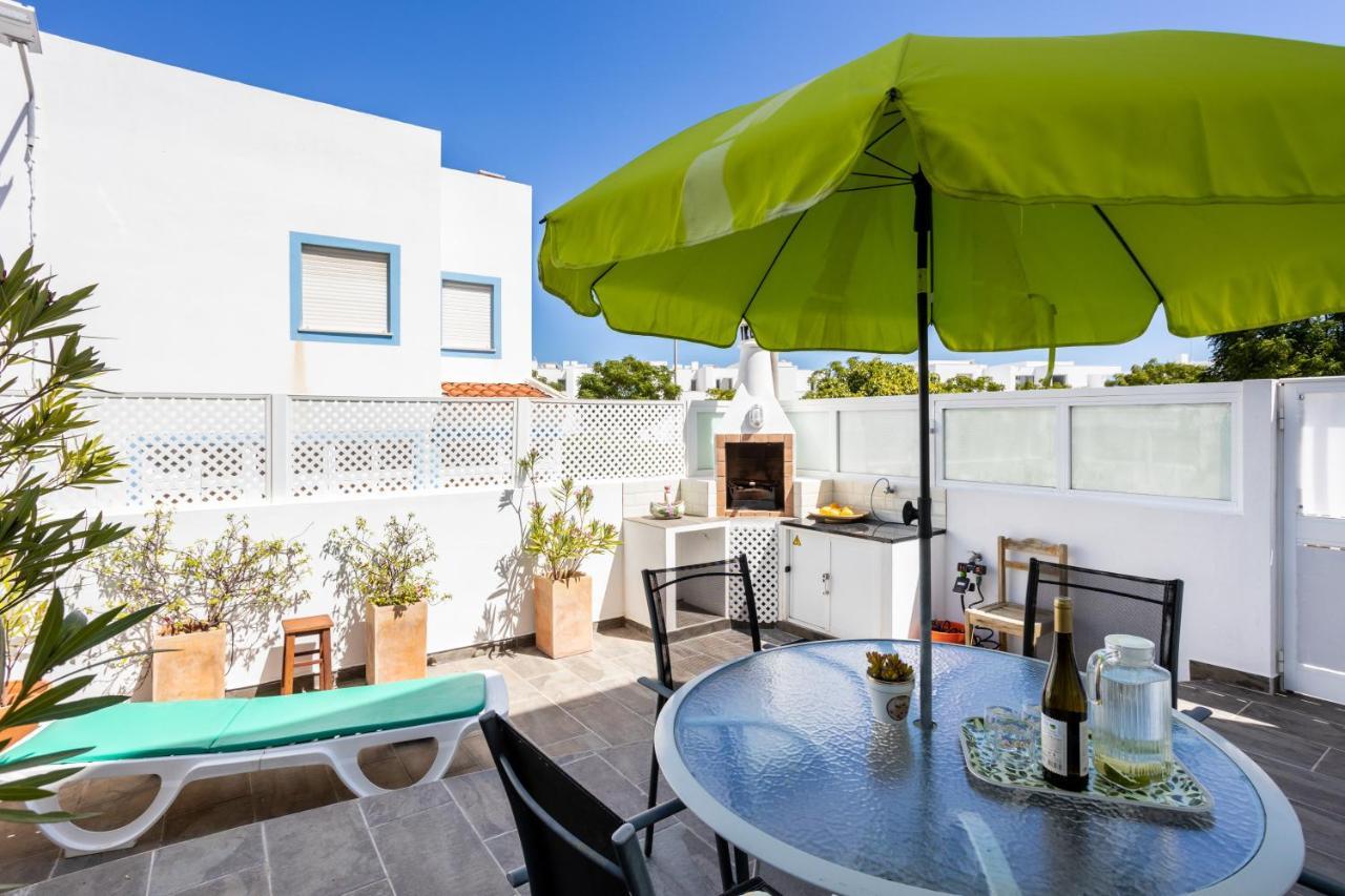Newly Renovated 2 Bedroom Townhouse - Close To Salema Beach 외부 사진
